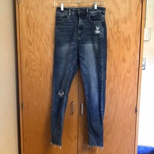 American Eagle size 2 long stretch mom jean